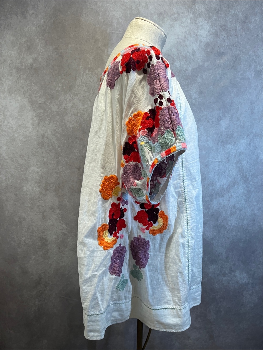 Anthropologie Embroidered Peasant Top Floral Sleeves oversized size medium - Picture 4 of 8